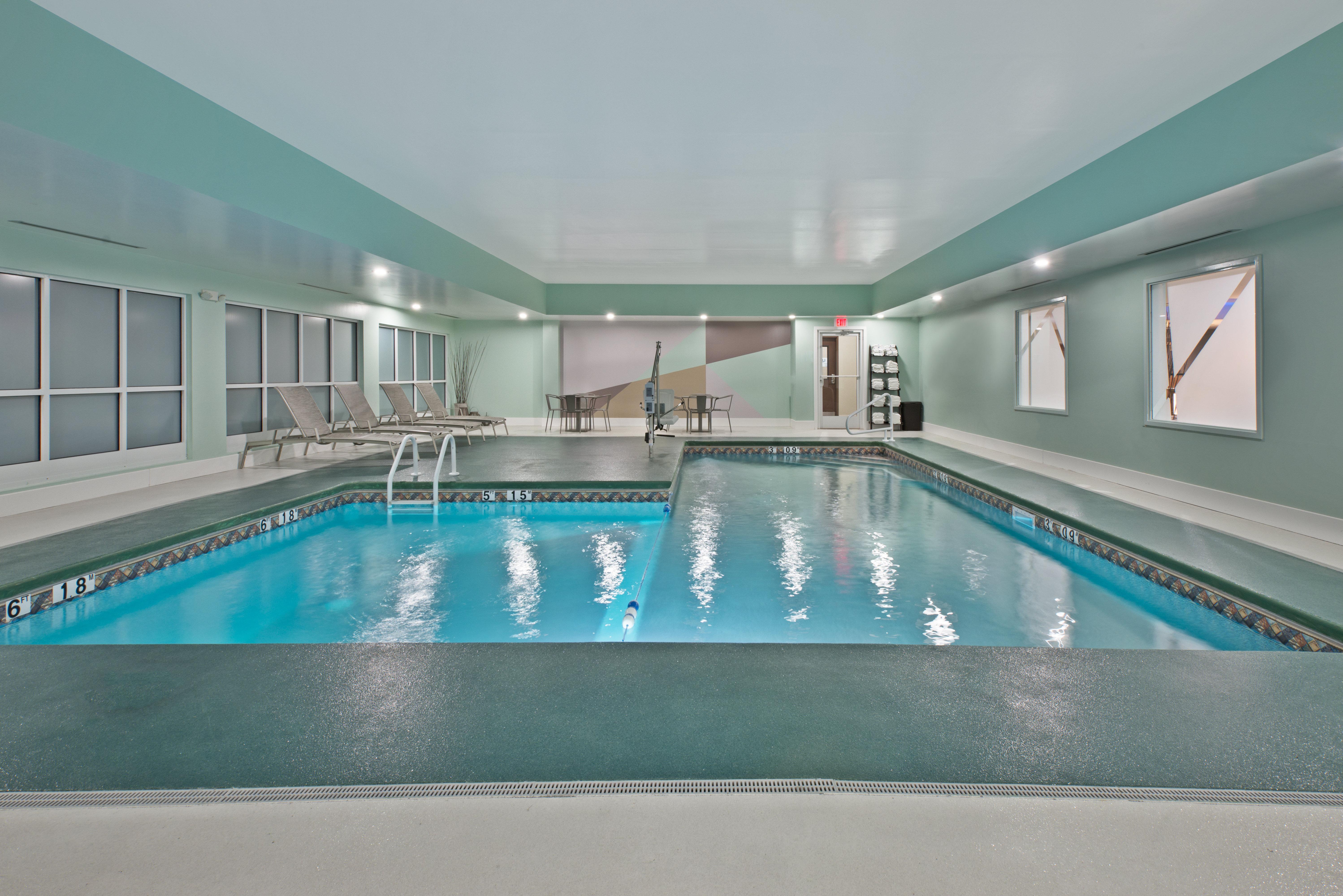 Holiday Inn Express & Suites New Cumberland By Ihg Exterior foto