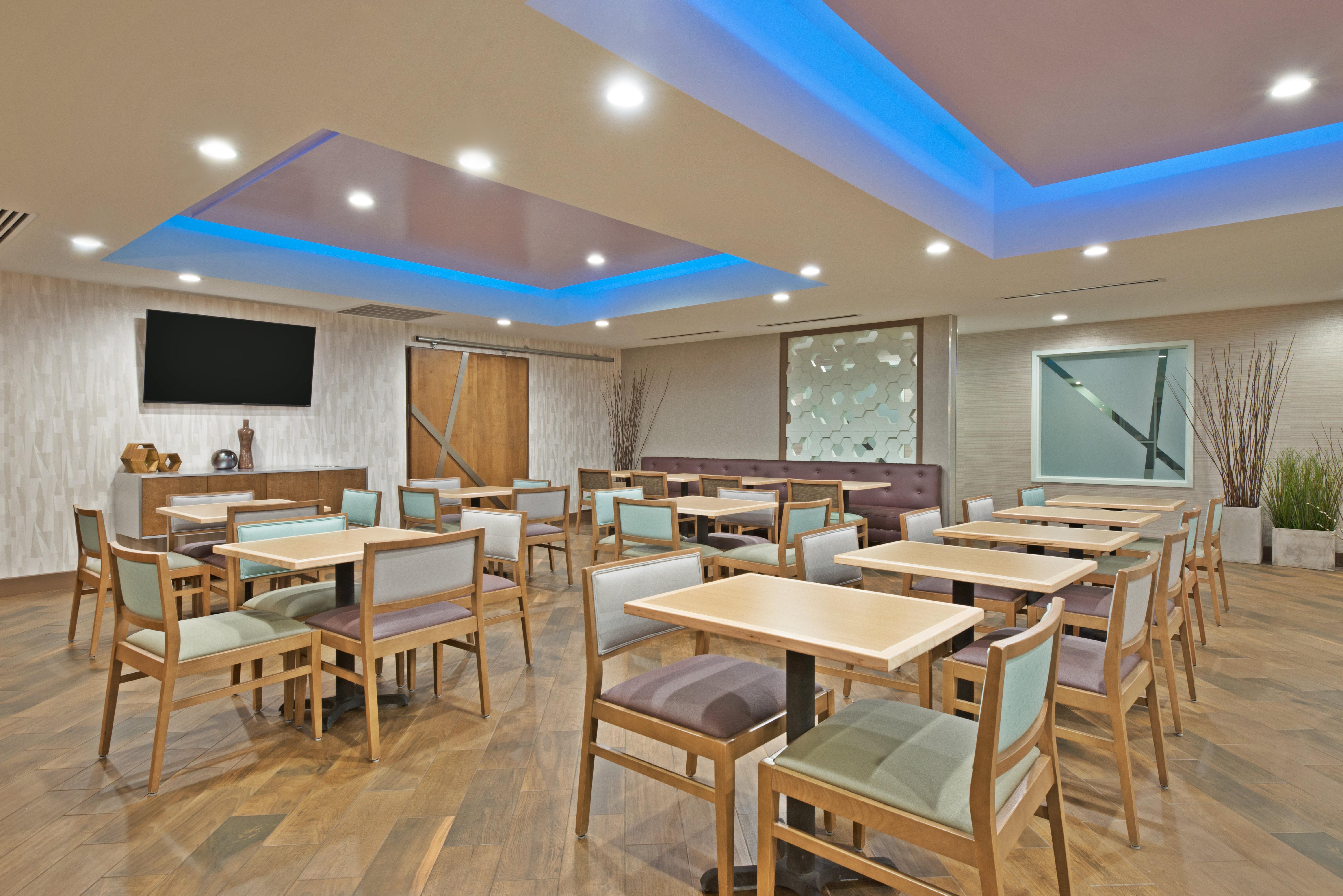 Holiday Inn Express & Suites New Cumberland By Ihg Exterior foto