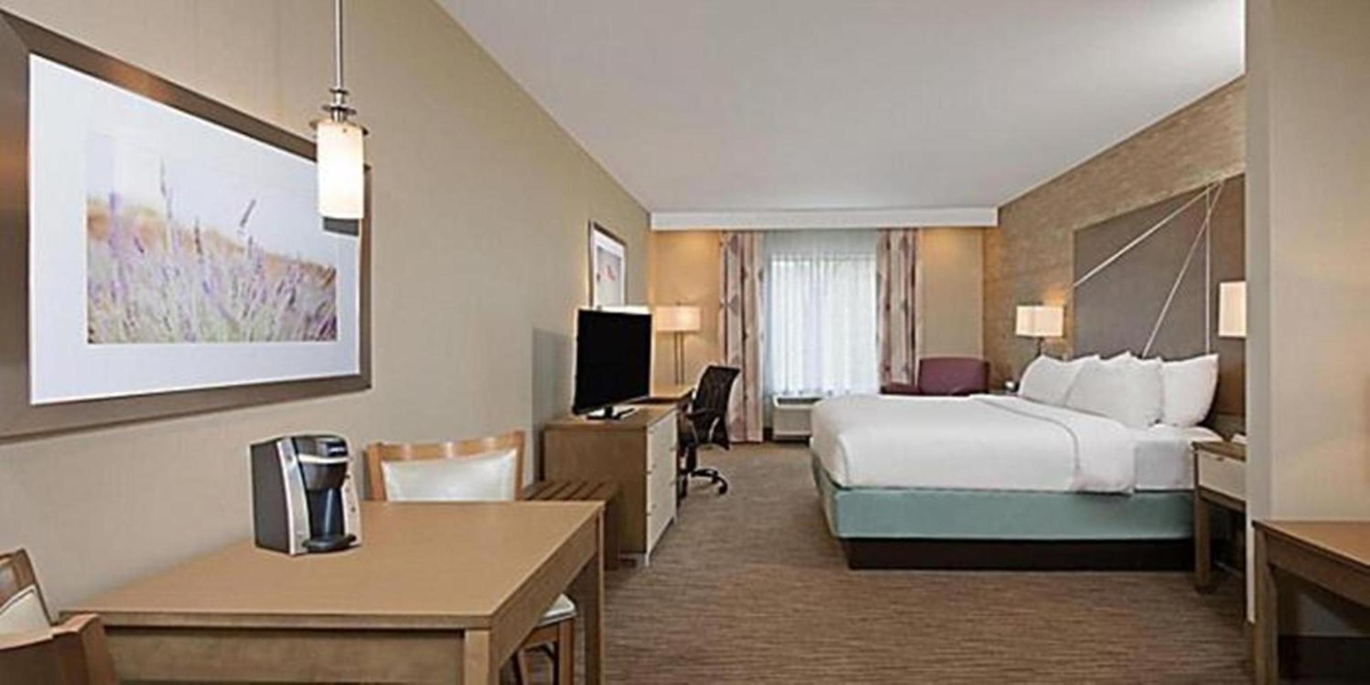 Holiday Inn Express & Suites New Cumberland By Ihg Exterior foto